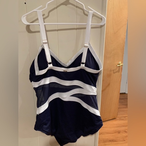 Anne coal onepice swimsuit - Picture 4 of 7